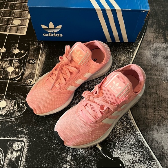 NIB Adidas Swift Run X J - Picture 10 of 15